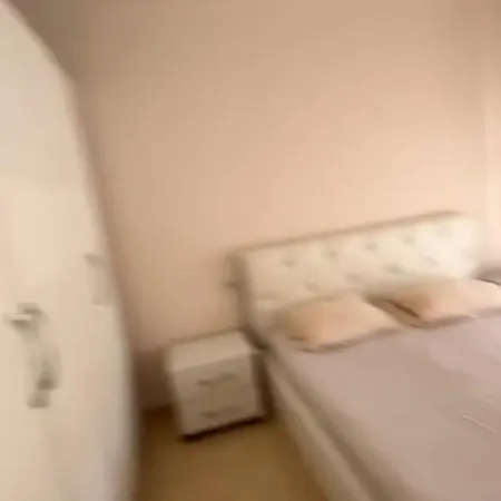 1st Floor Place Апартаменты Голем